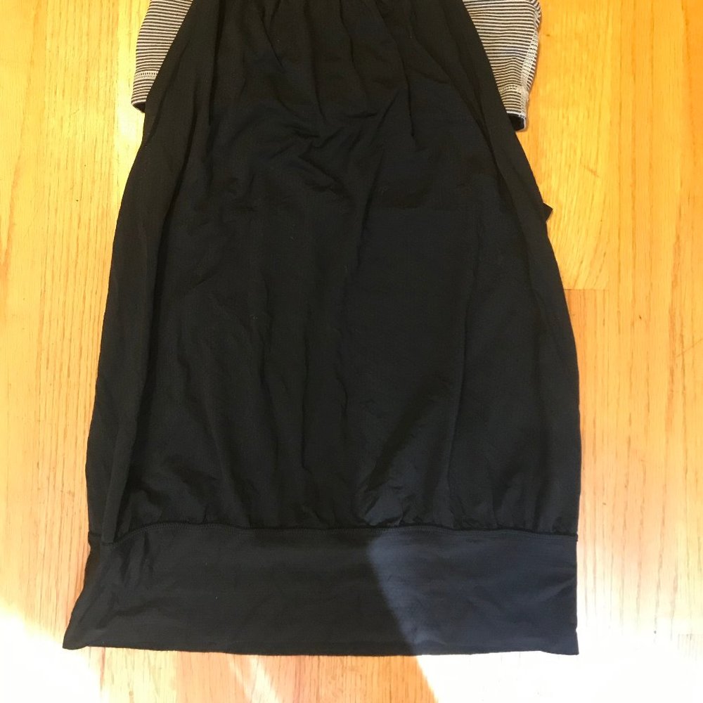 Lululemon Workout Top - Picture 3 of 5